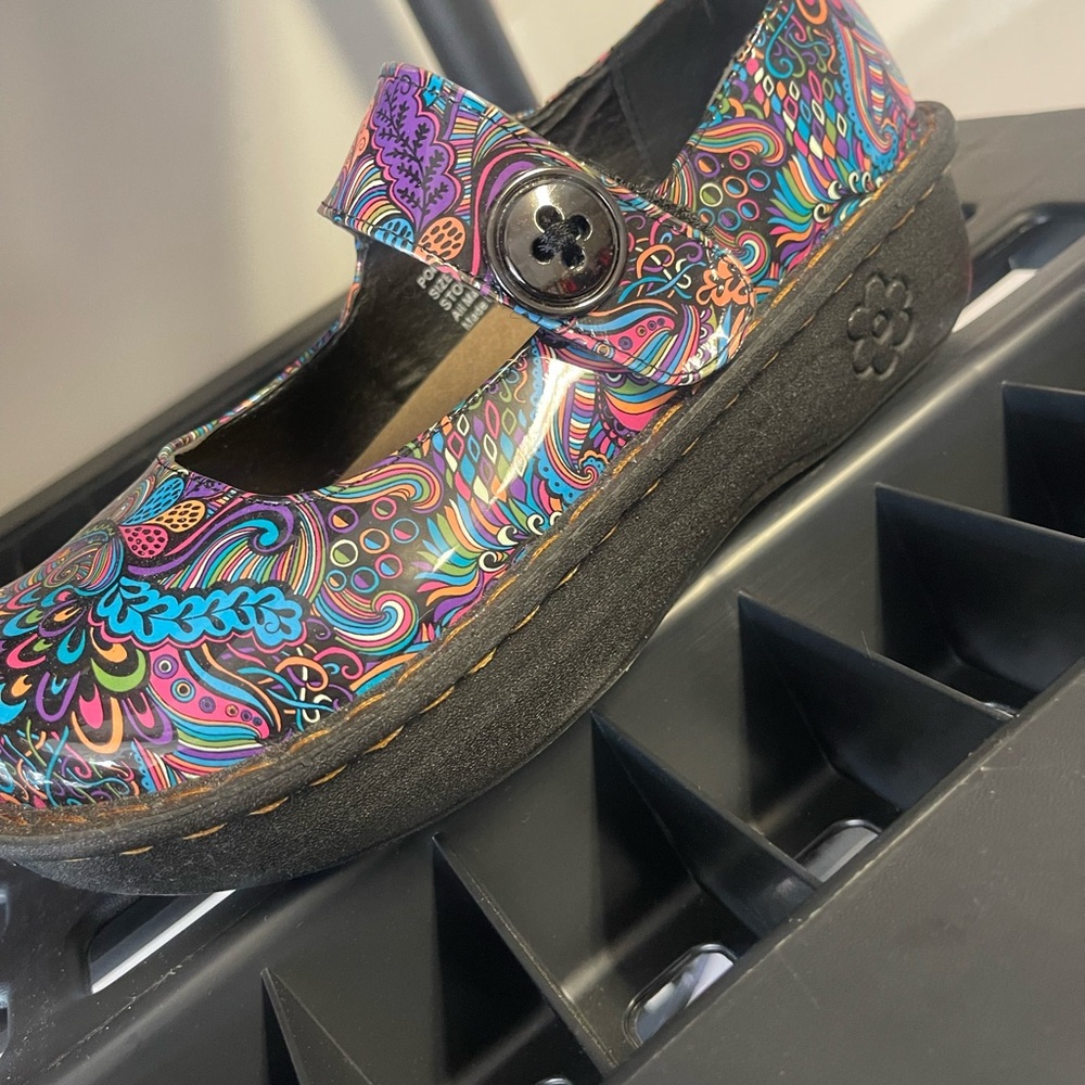 Savvy Multicolor Patterned Mary Jane Flats